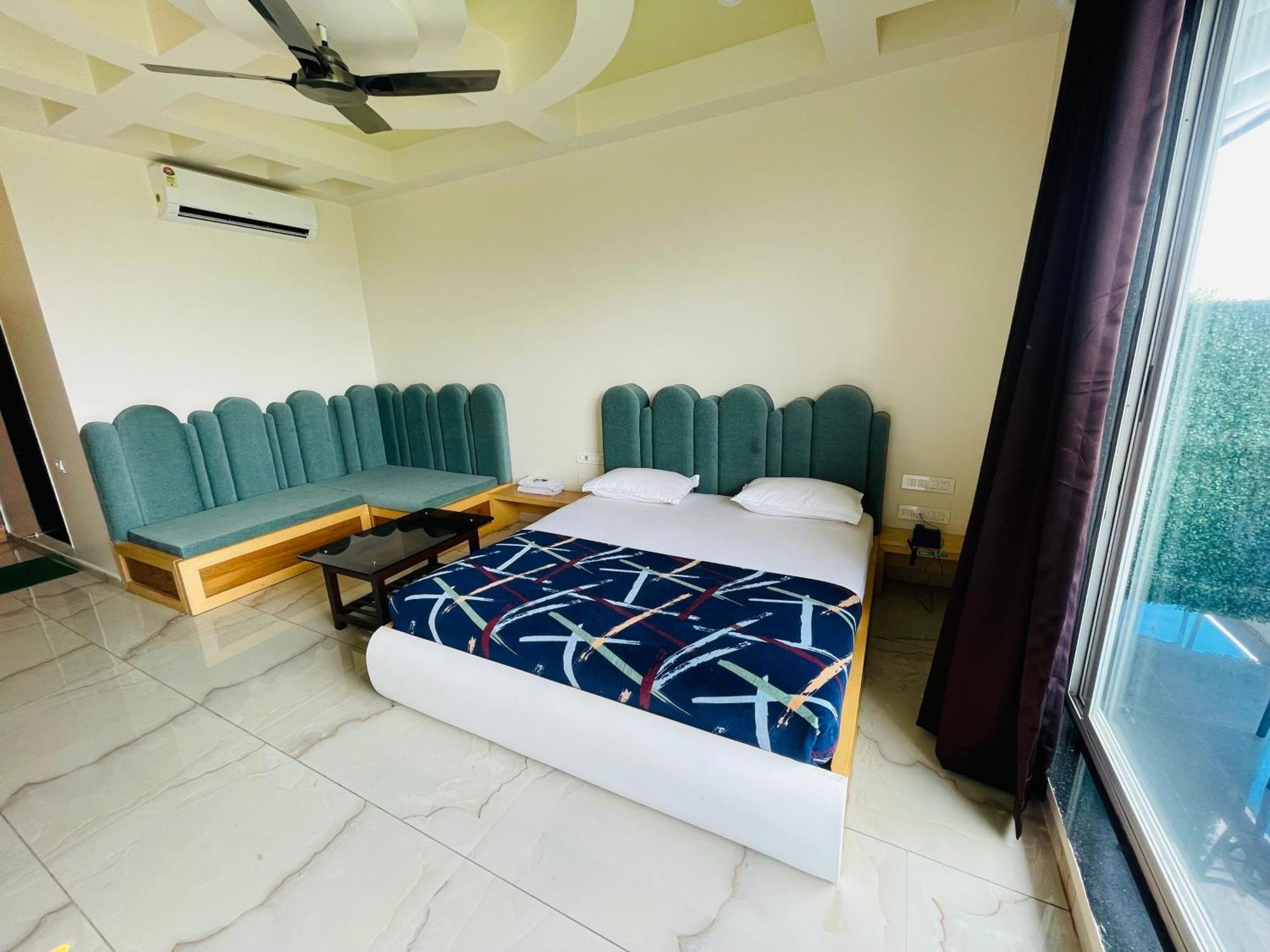 Natural Resort Panhāla Екстериор снимка
