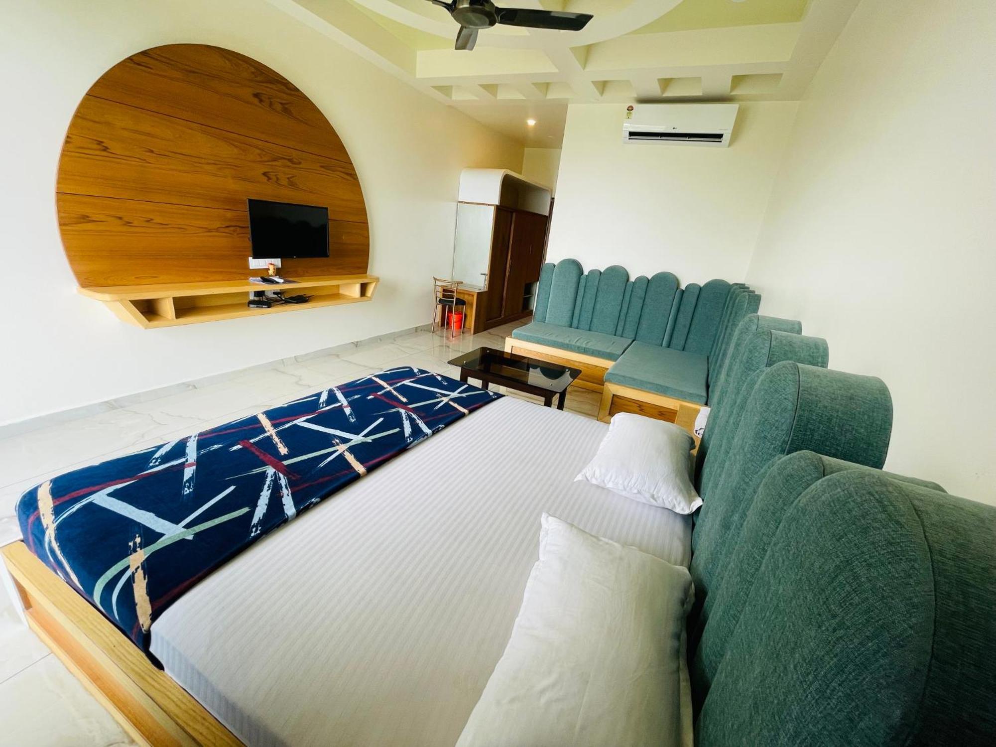Natural Resort Panhāla Екстериор снимка