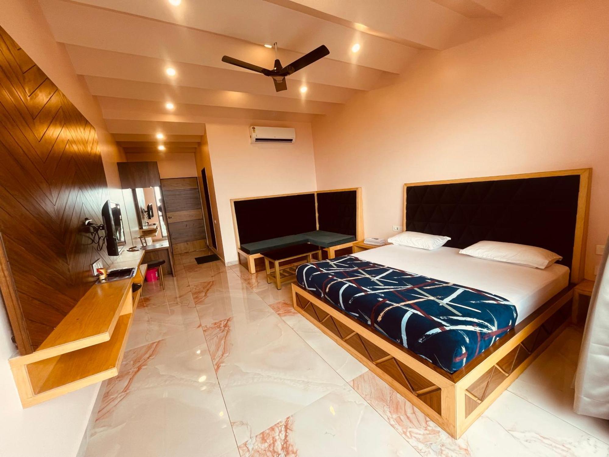 Natural Resort Panhāla Екстериор снимка
