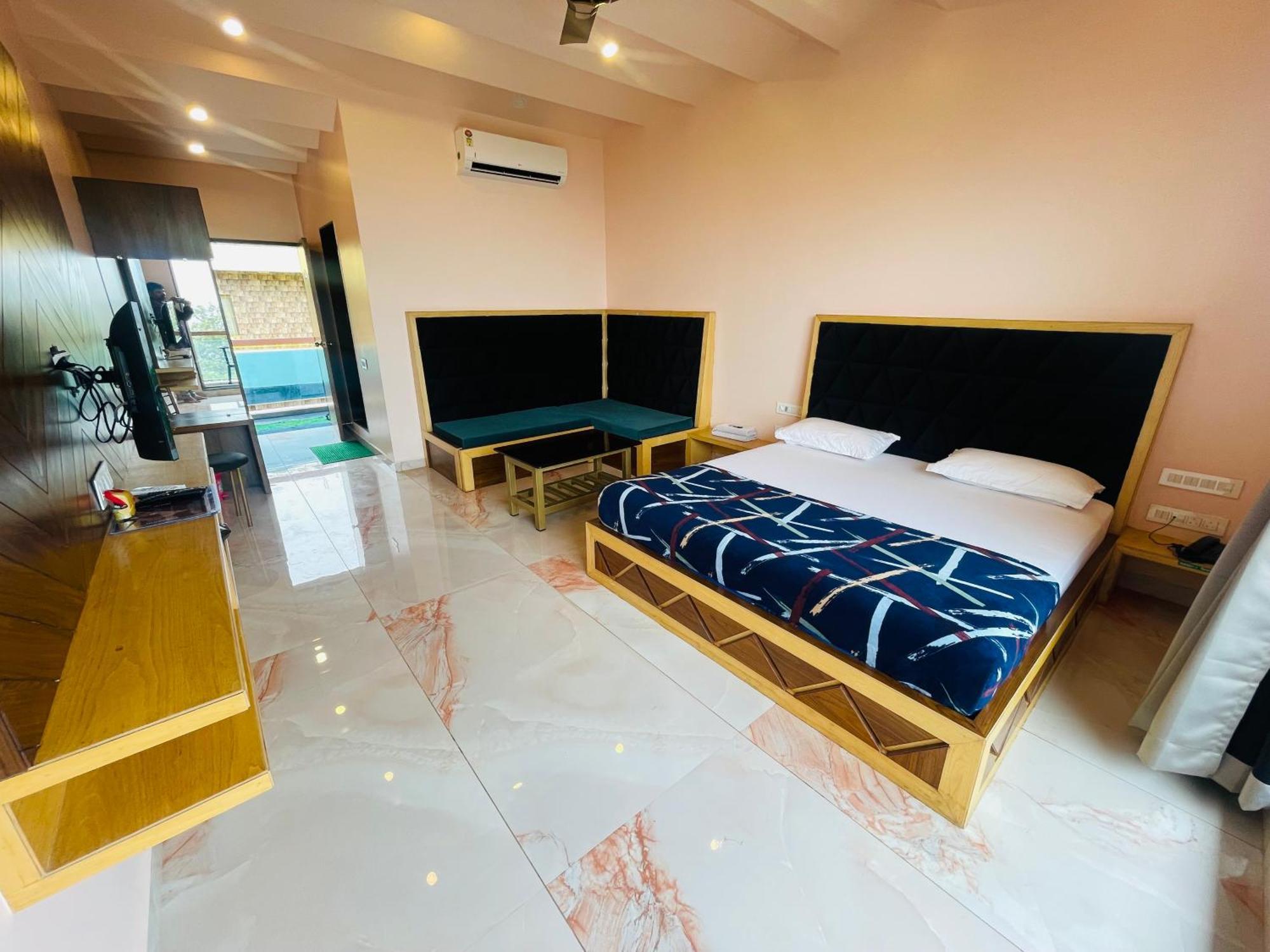Natural Resort Panhāla Екстериор снимка