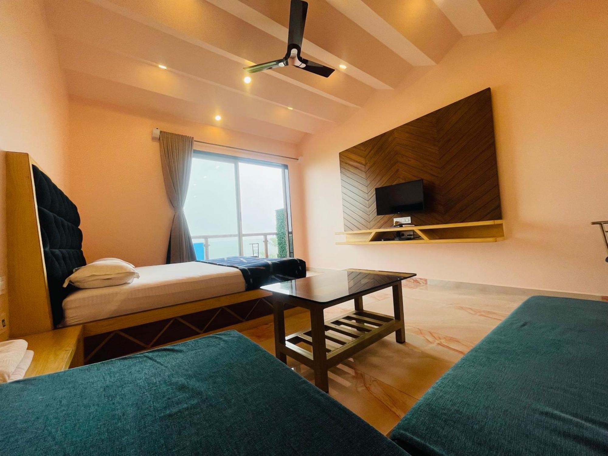 Natural Resort Panhāla Екстериор снимка