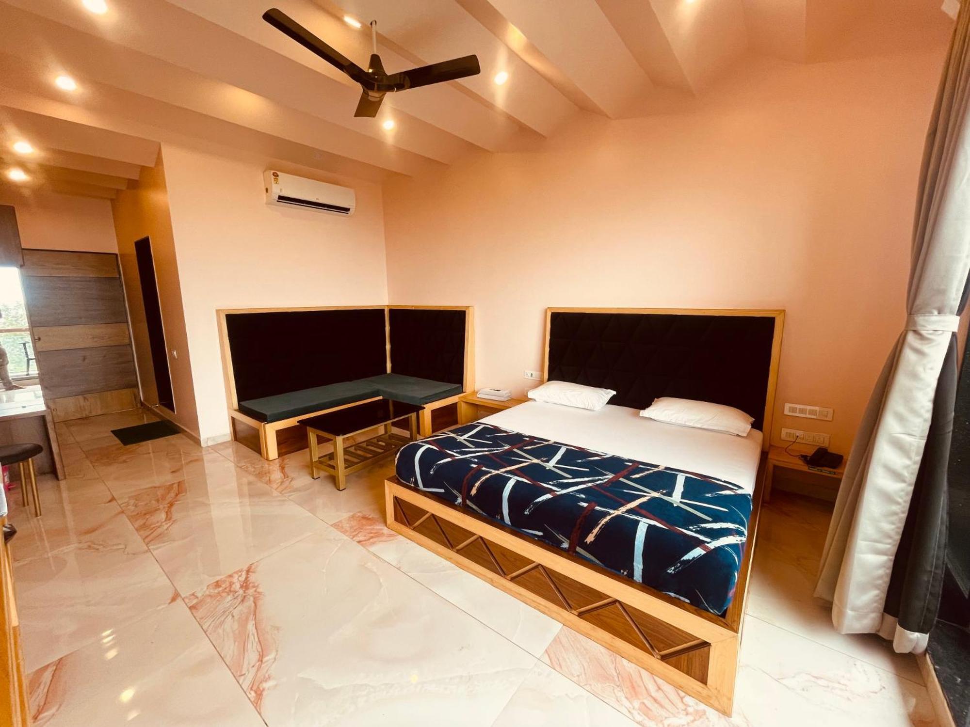 Natural Resort Panhāla Екстериор снимка