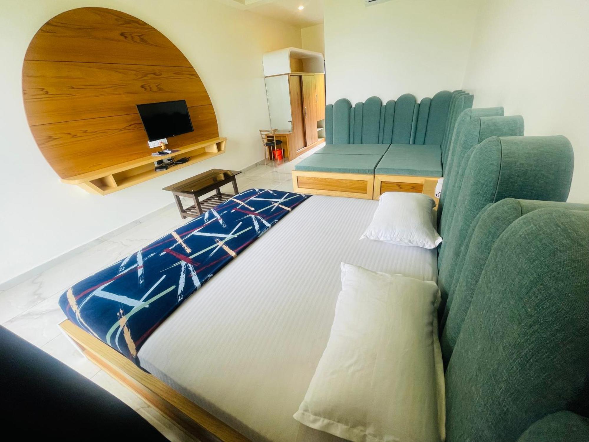 Natural Resort Panhāla Екстериор снимка