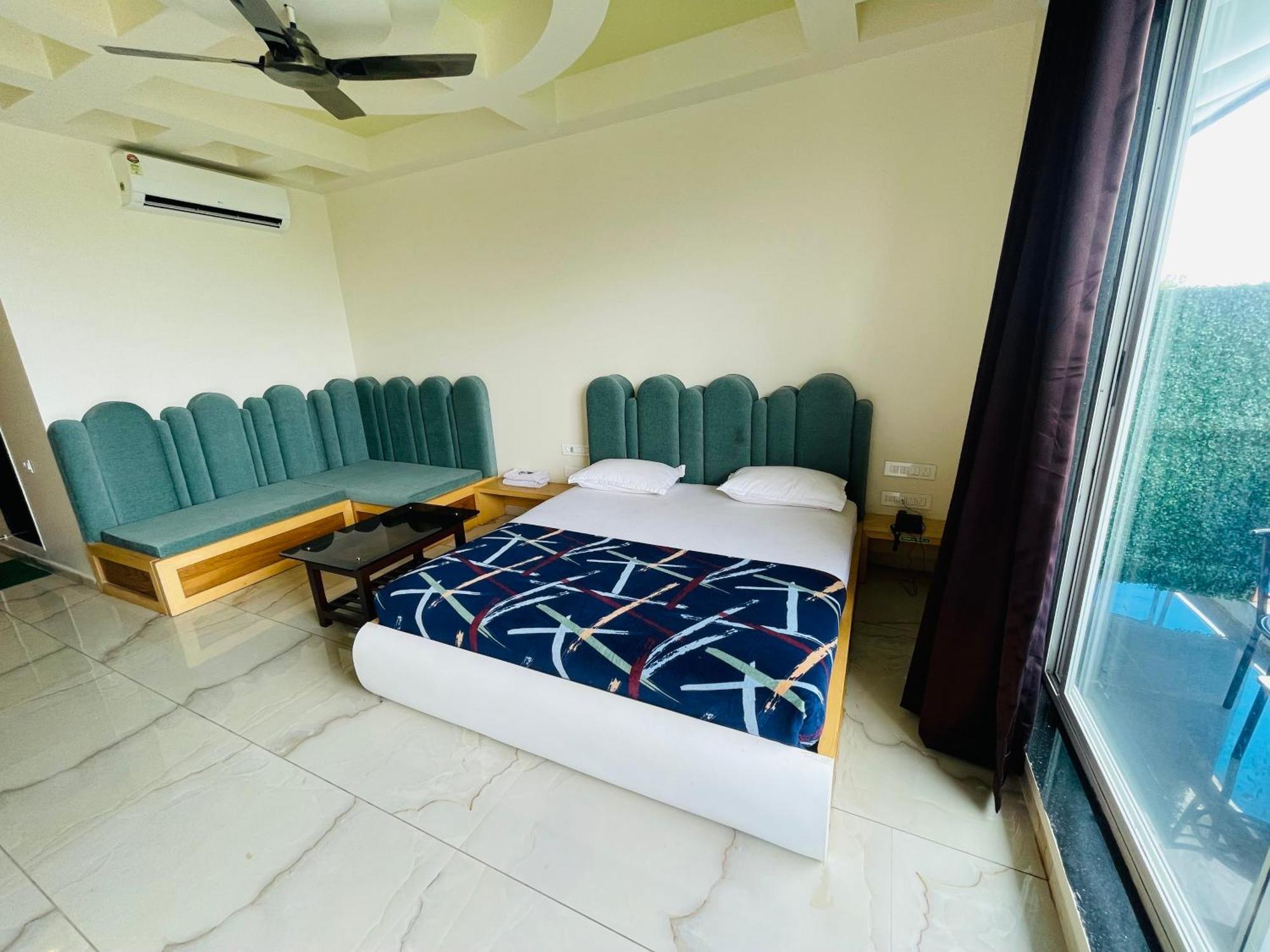 Natural Resort Panhāla Екстериор снимка