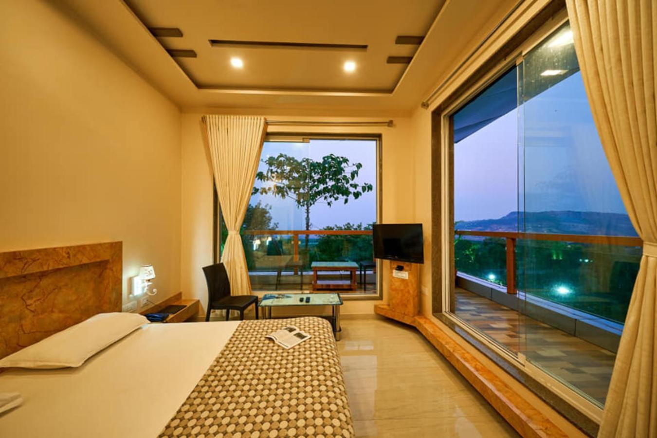 Natural Resort Panhāla Екстериор снимка